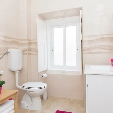 Apartment Like A Local @ Casa Do Forno Iii Lisbon